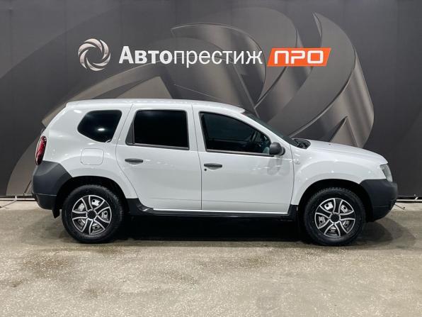 Renault Duster I Рестайлинг с пробегом 2017 года, цена 1 060 000 рублей, 118586 км, внедорожник, Автокод Объявления