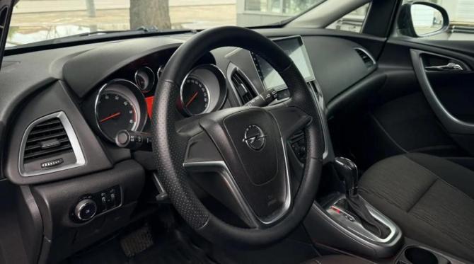 Opel Astra J Рестайлинг с пробегом 2014 года, цена 880 000 рублей, 144022 км, седан, Автокод Объявления