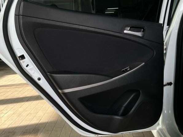 Hyundai Solaris I Рестайлинг с пробегом 2014 года, цена 1 100 000 рублей, 89500 км, седан, Автокод Объявления