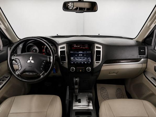 Mitsubishi Pajero IV Рестайлинг 2 с пробегом 2017 года, цена 2 849 000 рублей, 99700 км, внедорожник, Автокод Объявления