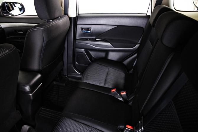 Mitsubishi Outlander III Рестайлинг 2 с пробегом 2017 года, цена 1 959 000 рублей, 182000 км, внедорожник, Автокод Объявления
