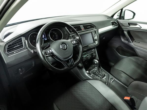 Volkswagen Tiguan II с пробегом 2017 года, цена 2 599 900 рублей, 48297 км, внедорожник, Автокод Объявления