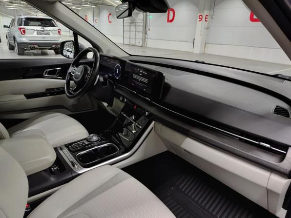 Kia Carnival IV с пробегом 2023 года, цена 3 699 000 рублей, 106419 км, минивэн, Автокод Объявления
