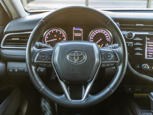 Toyota Camry VIII (XV70) с пробегом 2019 года, цена 2 898 000 рублей, 60396 км, седан, Автокод Объявления
