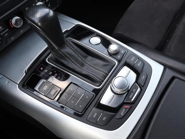 Audi A6 IV (C7) Рестайлинг с пробегом 2015 года, цена 1 640 000 рублей, 279392 км, седан, Автокод Объявления