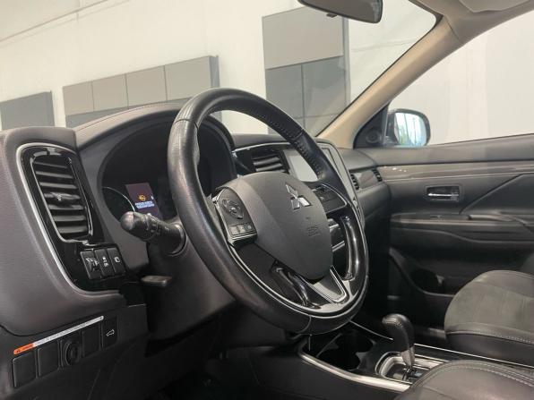 Mitsubishi Outlander III Рестайлинг 3 с пробегом 2021 года, цена 2 260 000 рублей, 120000 км, внедорожник, Автокод Объявления