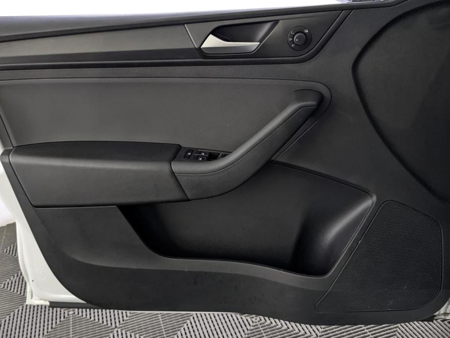 Volkswagen Polo VI Москва  - изображение 19