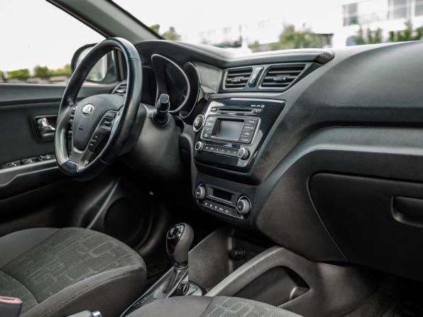 Kia Rio III Рестайлинг с пробегом 2015 года, цена 1 138 000 рублей, 100411 км, седан, Автокод Объявления