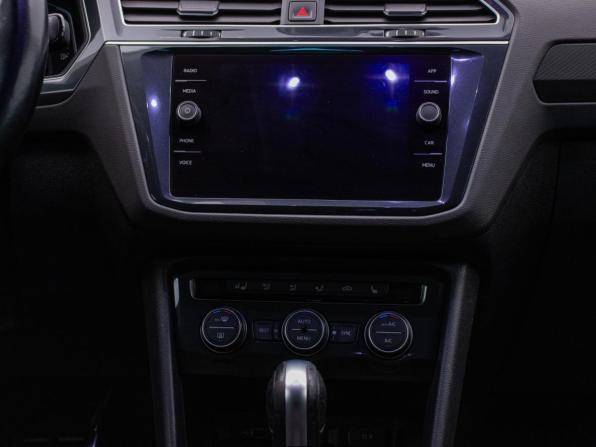 Volkswagen Tiguan II с пробегом 2020 года, цена 2 930 000 рублей, 106456 км, внедорожник, Автокод Объявления
