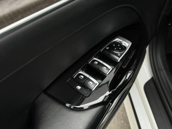 Kia K5 III с пробегом 2021 года, цена 2 550 000 рублей, 107494 км, седан, Автокод Объявления
