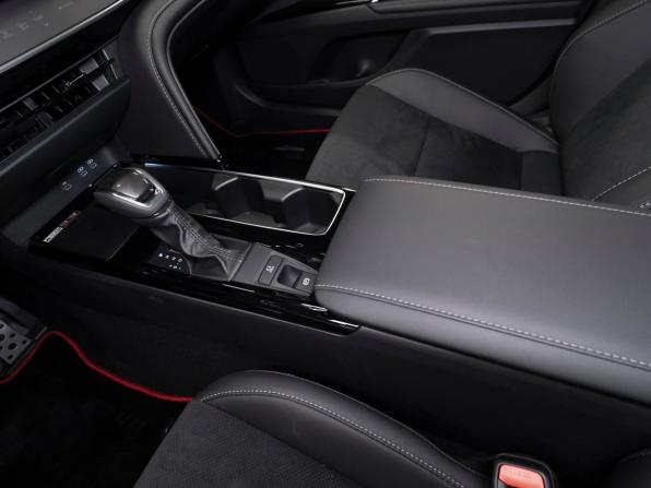 Toyota Camry IX (XV80) China Market с пробегом 2026 года, цена 4 400 000 рублей, 11 км, седан, Автокод Объявления