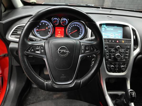 Opel Astra J Рестайлинг с пробегом 2012 года, цена 700 000 рублей, 206696 км, хэтчбек, Автокод Объявления