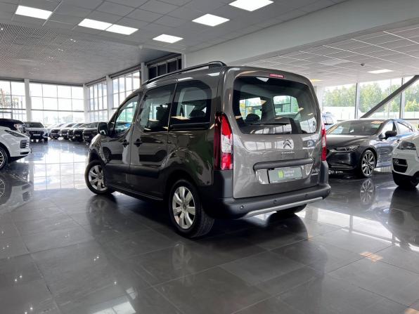 Citroen Berlingo II Рестайлинг 2 с пробегом 2017 года, цена 1 295 000 рублей, 92898 км, компактвэн, Автокод Объявления