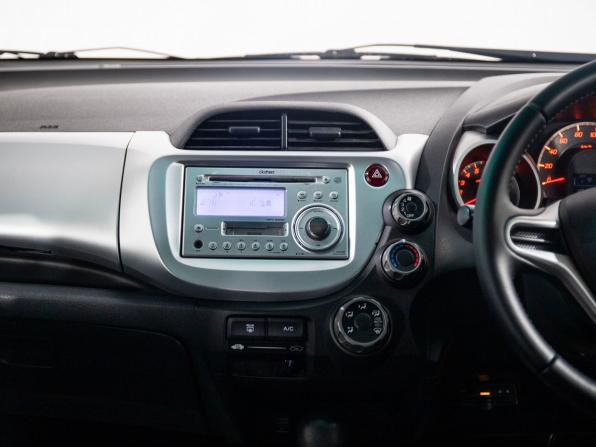 Honda Fit II с пробегом 2010 года, цена 725 000 рублей, 191832 км, хэтчбек, Автокод Объявления