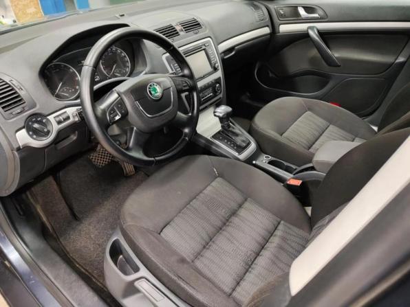Skoda Octavia II (A5) Рестайлинг с пробегом 2011 года, цена 568 880 рублей, 278565 км, лифтбек, Автокод Объявления