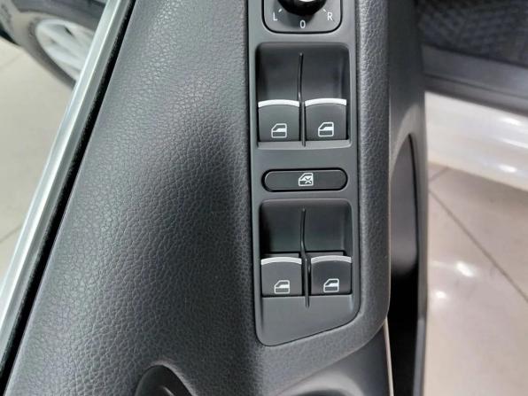 Volkswagen Tiguan I Рестайлинг с пробегом 2012 года, цена 965 000 рублей, 264047 км, внедорожник, Автокод Объявления
