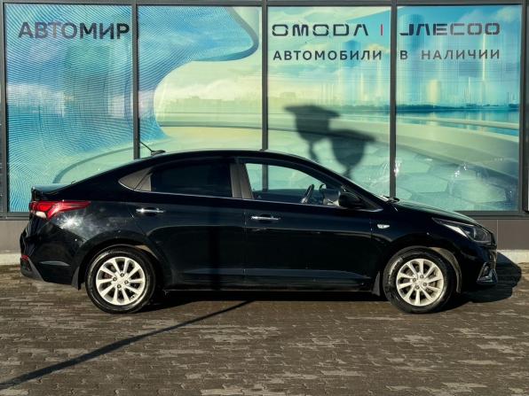 Hyundai Solaris II с пробегом 2017 года, цена 1 060 000 рублей, 166228 км, седан, Автокод Объявления