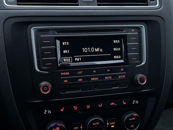 Volkswagen Jetta VI Рестайлинг с пробегом 2018 года, цена 1 399 000 рублей, 120691 км, седан, Автокод Объявления