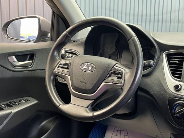 Hyundai Solaris II с пробегом 2017 года, цена 1 097 000 рублей, 159237 км, седан, Автокод Объявления