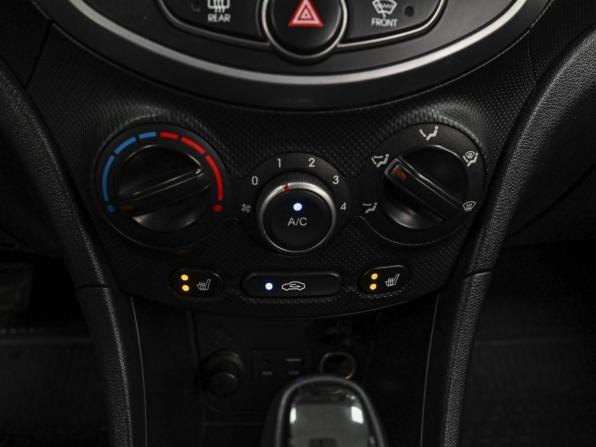 Hyundai Solaris I Рестайлинг с пробегом 2015 года, цена 1 050 000 рублей, 210396 км, седан, Автокод Объявления