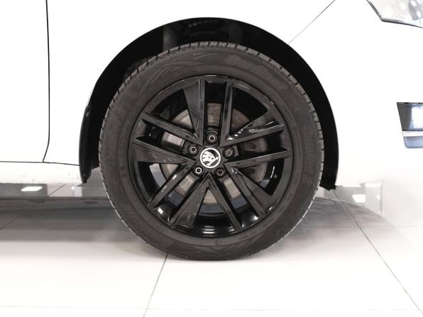 Skoda Rapid I Рестайлинг с пробегом 2018 года, цена 1 338 000 рублей, 174191 км, лифтбек, Автокод Объявления