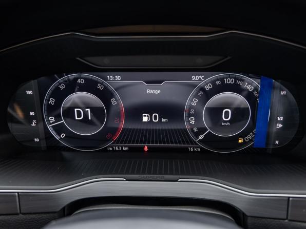 Skoda Superb III Рестайлинг с пробегом 2025 года, цена 3 358 000 рублей, 15 км, лифтбек, Автокод Объявления