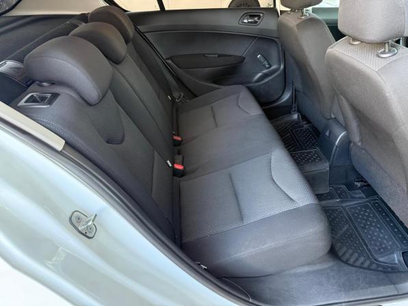 Peugeot 408 I с пробегом 2012 года, цена 549 000 рублей, 207000 км, седан, Автокод Объявления