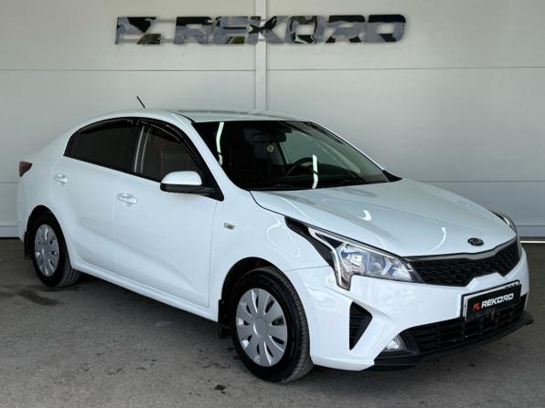 Kia Rio IV Рестайлинг с пробегом 2021 года, цена 1 249 000 рублей, 100007 км, седан, Автокод Объявления