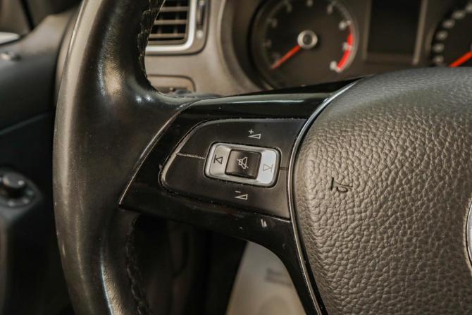Volkswagen Polo V Рестайлинг с пробегом 2018 года, цена 1 529 000 рублей, 85600 км, седан, Автокод Объявления