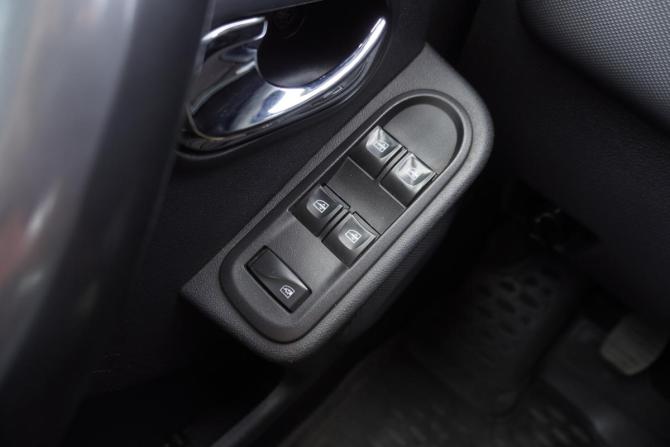 Renault Duster I Рестайлинг с пробегом 2017 года, цена 1 170 000 рублей, 221280 км, внедорожник, Автокод Объявления