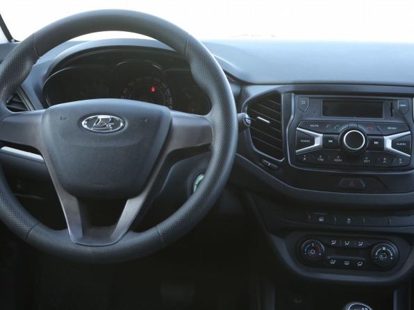 Lada (ВАЗ) Vesta I с пробегом 2017 года, цена 655 000 рублей, 90400 км, седан, Автокод Объявления