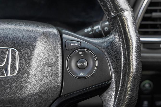 Honda Vezel I с пробегом 2014 года, цена 1 669 000 рублей, 155000 км, внедорожник, Автокод Объявления