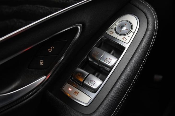 Mercedes-Benz C-Класс IV (W205) с пробегом 2015 года, цена 2 079 000 рублей, 131527 км, седан, Автокод Объявления