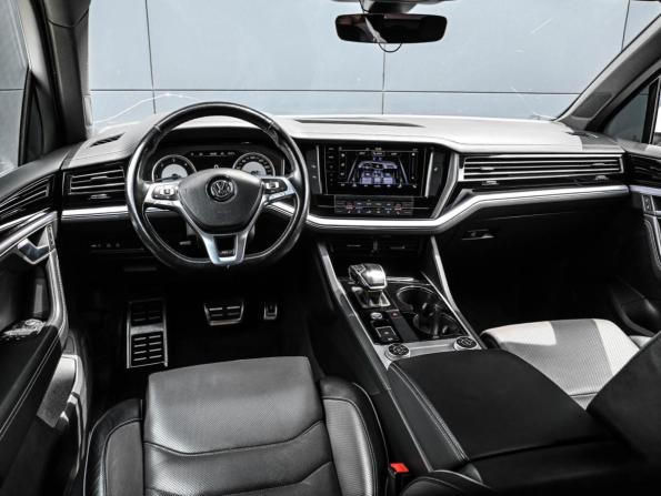 Volkswagen Touareg III с пробегом 2018 года, цена 3 899 000 рублей, 236096 км, внедорожник, Автокод Объявления