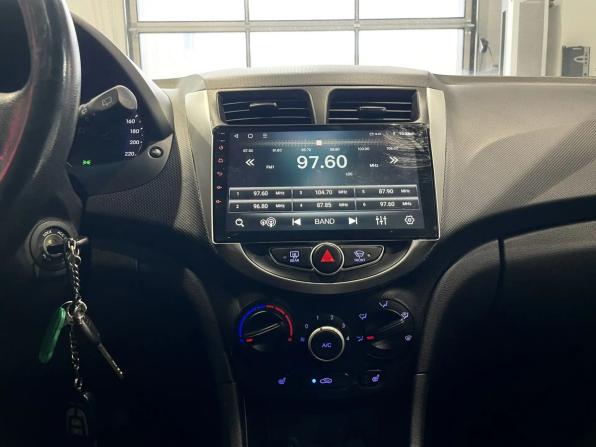 Hyundai Solaris I с пробегом 2012 года, цена 605 000 рублей, 250616 км, хэтчбек, Автокод Объявления