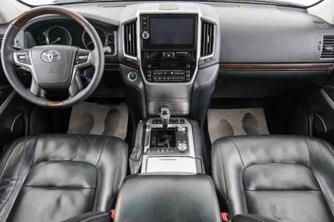 Toyota Land Cruiser 200 Series Рестайлинг 2 с пробегом 2018 года, цена 5 999 000 рублей, 150000 км, внедорожник, Автокод Объявления