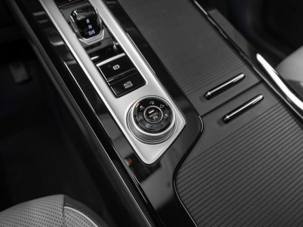 Volkswagen Tavendor I с пробегом 2026 года, цена 5 600 000 рублей, 23 км, внедорожник, Автокод Объявления