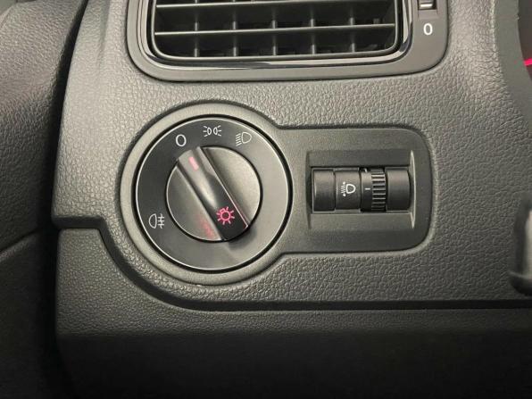 Volkswagen Polo V с пробегом 2015 года, цена 1 025 000 рублей, 70965 км, седан, Автокод Объявления