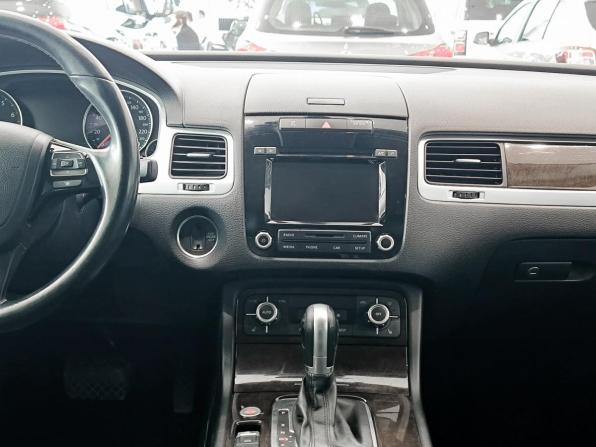 Volkswagen Touareg II с пробегом 2014 года, цена 1 799 000 рублей, 302209 км, внедорожник, Автокод Объявления