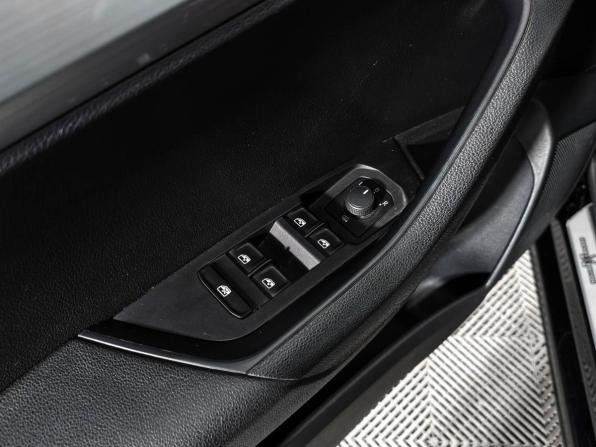 Skoda Karoq I с пробегом 2021 года, цена 2 247 960 рублей, 91745 км, внедорожник, Автокод Объявления