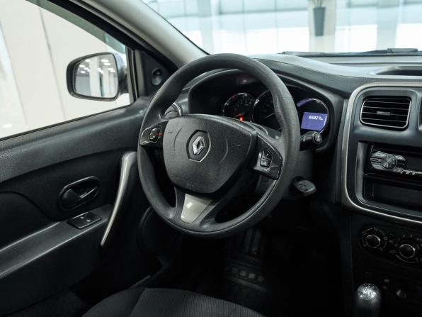 Renault Sandero II с пробегом 2015 года, цена 579 000 рублей, 165826 км, хэтчбек, Автокод Объявления