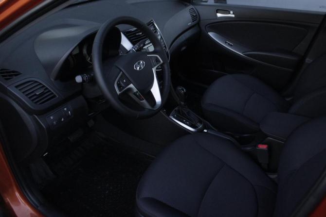 Hyundai Solaris I Рестайлинг с пробегом 2015 года, цена 1 245 000 рублей, 70282 км, хэтчбек, Автокод Объявления