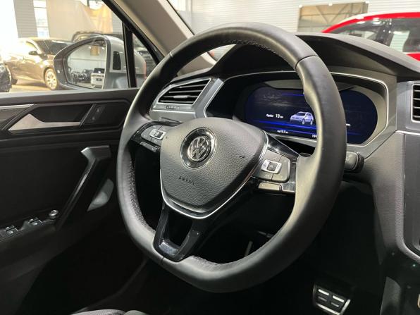 Volkswagen Tiguan II с пробегом 2018 года, цена 2 599 000 рублей, 159435 км, внедорожник, Автокод Объявления