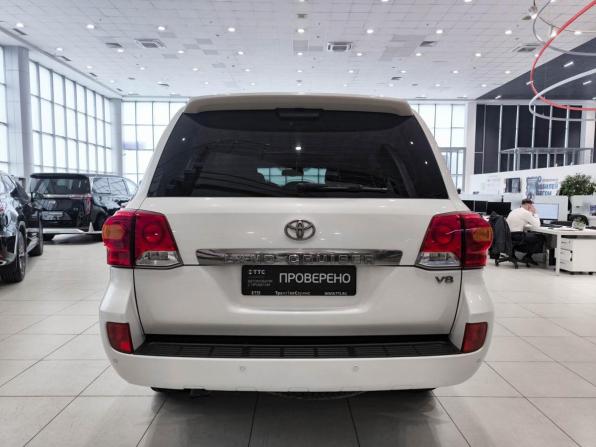 Toyota Land Cruiser 200 Series Рестайлинг 1 с пробегом 2015 года, цена 4 250 000 рублей, 250000 км, внедорожник, Автокод Объявления