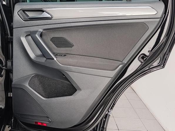 Volkswagen Tiguan II с пробегом 2018 года, цена 2 750 000 рублей, 105000 км, внедорожник, Автокод Объявления