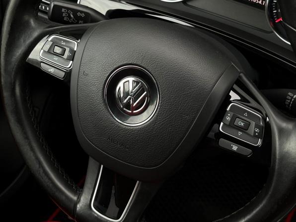 Volkswagen Touareg II Рестайлинг с пробегом 2017 года, цена 2 926 700 рублей, 186498 км, внедорожник, Автокод Объявления