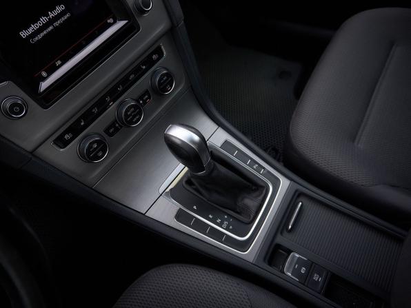 Volkswagen Golf VII с пробегом 2015 года, цена 1 262 000 рублей, 252080 км, хэтчбек, Автокод Объявления
