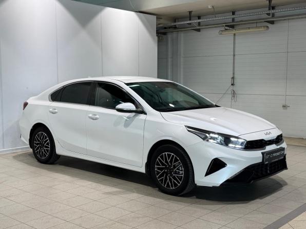 Kia Cerato IV Рестайлинг с пробегом 2022 года, цена 2 390 000 рублей, 52700 км, седан, Автокод Объявления