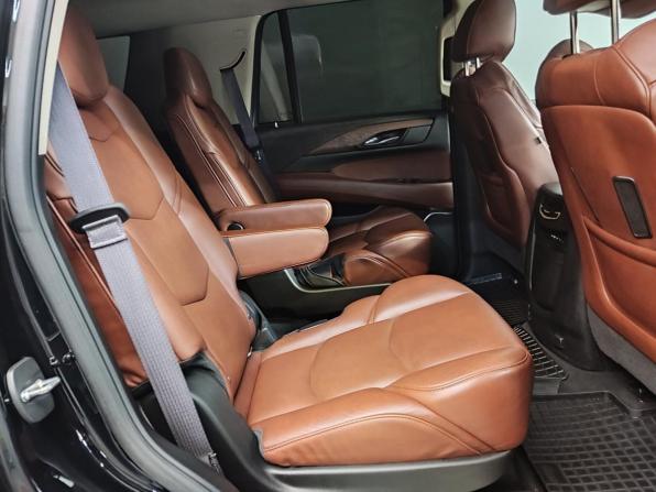 Cadillac Escalade IV с пробегом 2016 года, цена 4 000 000 рублей, 192825 км, внедорожник, Автокод Объявления