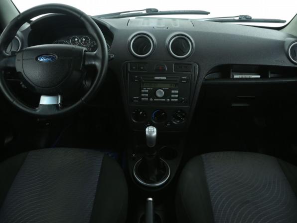 Ford Fusion I Рестайлинг с пробегом 2007 года, цена 299 000 рублей, 215800 км, хэтчбек, Автокод Объявления